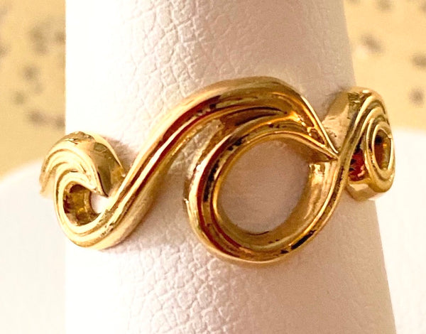 14k Gold Wave Ring - Size 6.25